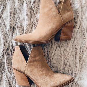STEVE MADDEN TAN BOOTIE SIZE 8